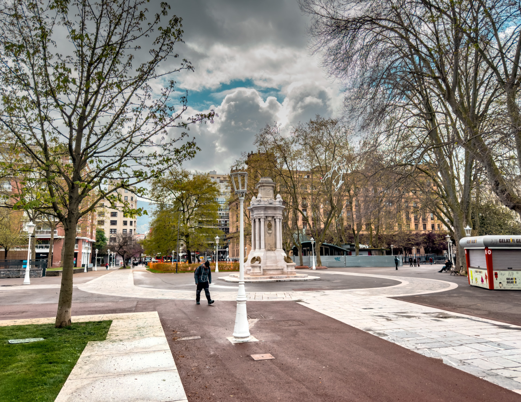 Bilbao Travel Guide (6).png